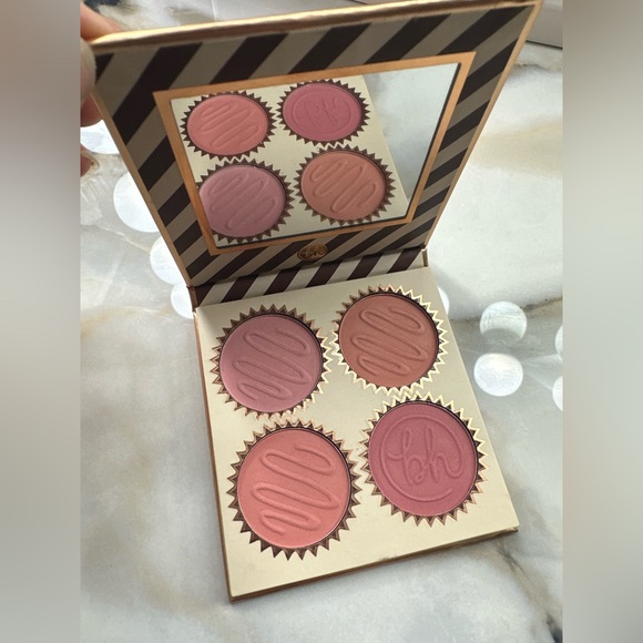BH Cosmetics Blush Palette - Vanilla C Truffle - Picture 2 of 4